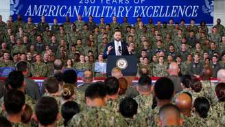 O vice-presidente dos EUA, JD Vance, durante evento que marca os 250 anos das Forças Armadas americanas na Estação Aérea Naval de Oceana, em Virginia Beach, Virgínia, em 1º de julho de 2026. Foto: via REUTERS - Ken Cedeno / RFI