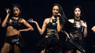 Lara Raj, Manon Bannerman e Sophia Laforteza em show do Katseye