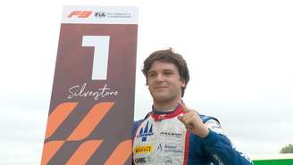Matteo de Palo vence a corrida principal da Fórmula 3