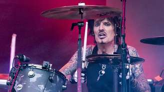 Tommy Lee com o Mötley Crüe em 2023