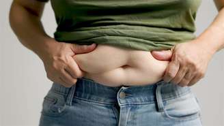 Entenda o motivo da barriga permanecer após o emagrecimento