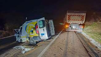 Colisão entre ambulância e bitrem deixa três mortos na BR-316, em Ouricuri (PE)