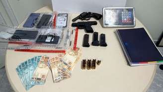 Operação nacional contra tráfico de drogas e armas cumpre mandado em Bezerros (PE).