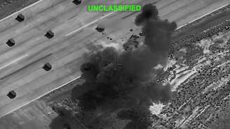 Explosão após bombardeio americano no Irã, em 8 de julho de 2026. Imagem divulgada pelo Exército dos EUA.