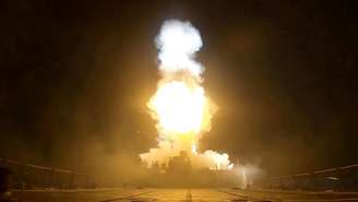 Um projétil é disparado durante o que o Comando Central dos EUA (CENTCOM) descreveu como a terceira rodada de ataques desta semana contra o Irã; imagem extraída de um vídeo fornecido e divulgado em 11 de julho de 2026.
