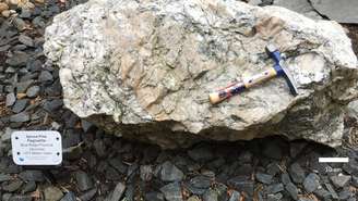 Quartz da mina de Spruce Pine, nas montanhas Apalaches, nos EUA.