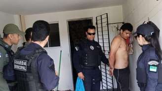Homem é preso por ameaçar a mãe e depredar casa no Agreste de Pernambuco.