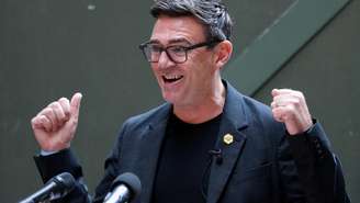 Andy Burnham, deputado britânico por Makerfield, discursa no Museu de História do Povo, em Manchester, no Reino Unido, em 29 de junho de 2026.