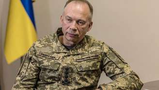 O comandante-em-chefe da Ucrânia, Oleksandr Syrskyi, foi destituído após vários dias de protestos