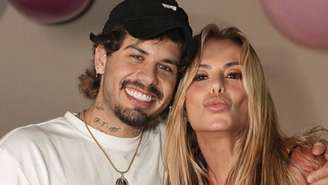 Zé Felipe e mãe, Poliana Rocha