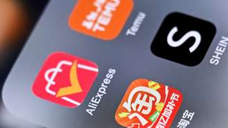Parlamento francês aprovou um texto que estabele taxas para artigos de moda "descartável". A medida tem como alvo grandes plataformas asiáticas de comércio eletrônico, como Shein, Temu e AliExpress. Em resposta, Pequim acusou Paris de discriminação (imagem ilustrativa).