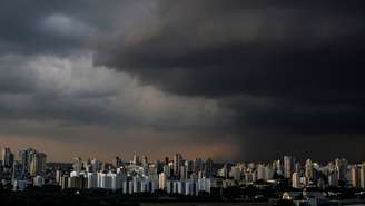 Frente fria em São Paulo muda o tempo nesta quinta