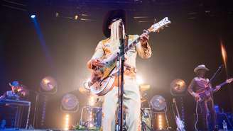 Em meio ao ano mais turbulento de sua vida, Orville Peck produziu o melhor álbum de sua carreira até agora