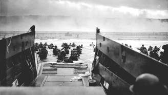 Desembarque de tropas norte-americanas na praia de Omaha, na Normandia, em 6 de junho de 1944.