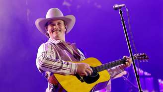Zach Top em performance no CMA Fest 2026