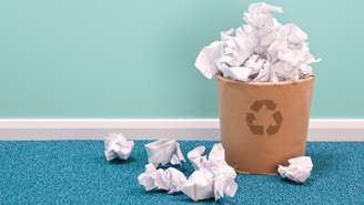 A reciclagem de papel reduz o desperdício de recursos naturais e contribui para um futuro mais sustentável