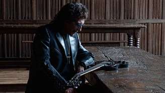 Tony Iommi anuncia primeiro álbum solo em 20 anos e lança o single "World Alone"