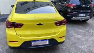 Suposto carro utilizado para cometer os crimes