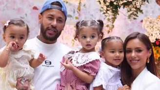 Neymar e Bruna Binacardi com Mel, Helena e Mavie
