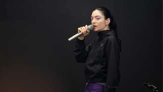 Lorde se apresenta durante o Lollapalooza Berlim, em julho de 2026
