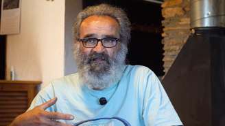 Único morador permanente de uma vila medieval na Espanha, Tomás Ballesté García encontrou felicidade na solitude