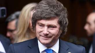 O presidente da Argentina, Javier Milei, sai do prédio do Ministério das Relações Exteriores após se reunir com a presidente eleita do Peru, Keiko Fujimori, antes de sua posse em Lima, em 28 de julho de 2026.