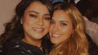 Carolina Dieckmmann emociona ao recordar os últimos momentos de Preta Gil; atriz reflete como a esperança faz parte do processo de luto