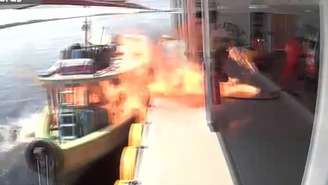 Barco explode no Rio Negro, no Amazonas