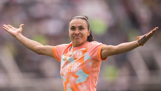 Aos 40 anos, Marta descarta aposentadoria, fala sobre longevidade no esporte e reforça o sonho de conquistar a Copa do Mundo