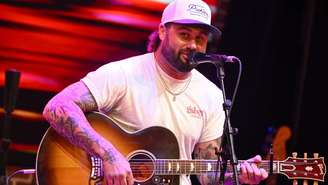 Koe Wetzel afirma que seu novo álbum, “The Night Champion”, que inclui um dueto com Ella Langley, encerra o livro de sua vida boêmia