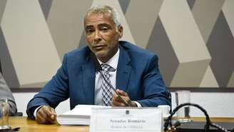 Romário recorre à penhora de parte de seu salário no Senado alegando abalo de suas finanças