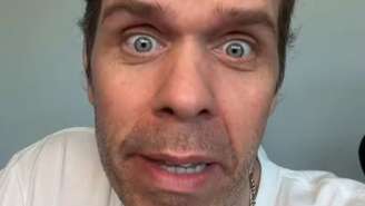 Perez Hilton faz live com automutilação, fãs chamam polícia e blogueiro é hospitalizado