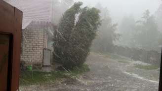 Rio Grande do Sul tem alerta severo para tempestades, enquanto outras áreas enfrentam risco de vendavais com rajadas acima de 100 km/h