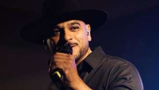 Cantor sertanejo Alcemir da Luz Carlos Filho, conhecido como Eduardo