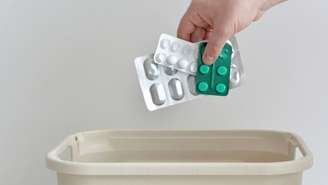 Medicamentos vencidos ou em desuso exigem um descarte diferente do lixo comum