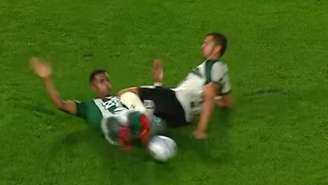 Max Alves sofreu lesão no confronto da Chapecoense contra o Coritiba