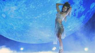 Karol G se apresenta no palco durante a 52ª edição do American Music Awards, em maio de 2026