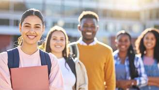 Cada vez mais, o estudante encontra no ensino superior uma oportunidade de recomeçar a trajetória profissional