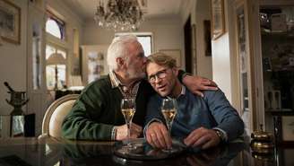 Huub Stapel e Leo Alkemade em cena de 'Champagne'