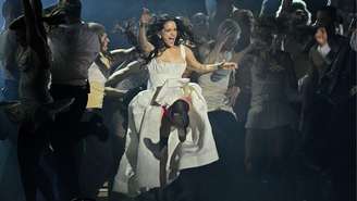 Rosalía se apresenta no palco durante o The BRIT Awards, em fevereiro de 2026
