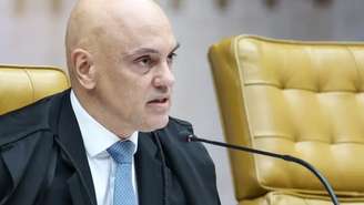 STF manda suspender e devolver pagamentos acima dos limites a magistradosSTF manda suspender e devolver pagamentos acima dos limites a magistrados