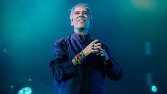 Arnaldo Antunes durante o show 'Novo Mundo Ao Vivo'