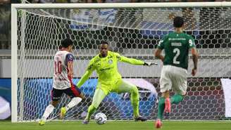 Carlos Miguel, do Palmeiras, falhou no gol do Cerro Porteño pela Libertadores –