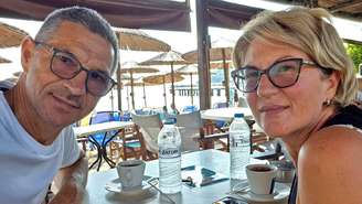 Ljubisa Karović e sua esposa Svetlana Grković voltavam de férias na Grécia