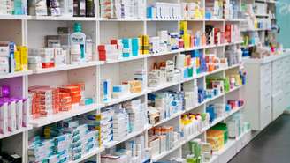 As faixas presentes nas embalagens indicam o nível de controle exigido para a venda do medicamento