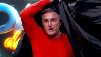 Luciano Huck vive gafe ao vivo