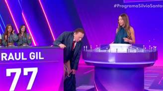 Raul Gil com Patrícia Abravanel no Programa Silvio Santos (Reprodução/SBT)