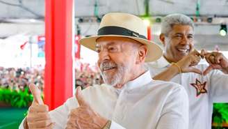 Presidente Luiz Inácio Lula da Silva e governador Jerônimo Rodrigues, durante convenção em Salvador, na Bahia