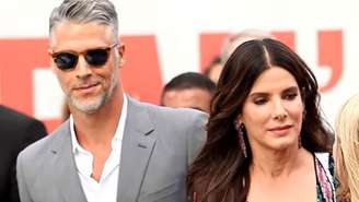 Sandra Bullock fala sobre a perda de Bryan Randall, o diagnóstico de ELA mantido em segredo e o luto que começou antes da morte