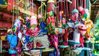 O folclore brasileiro vai muito além das lendas; conheça festas, danças, costumes e tradições que fazem parte dessa riqueza cultural